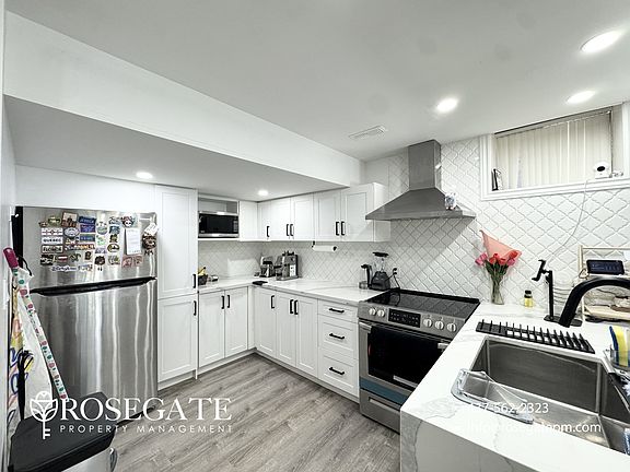 2nd image of 9 Kipling Grove Ct #2