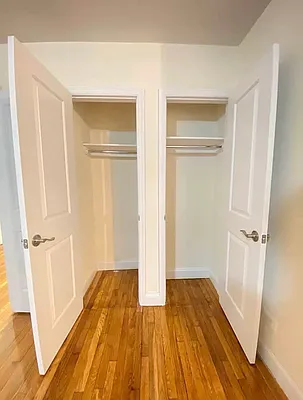 Rented by Contact Realty | media 7