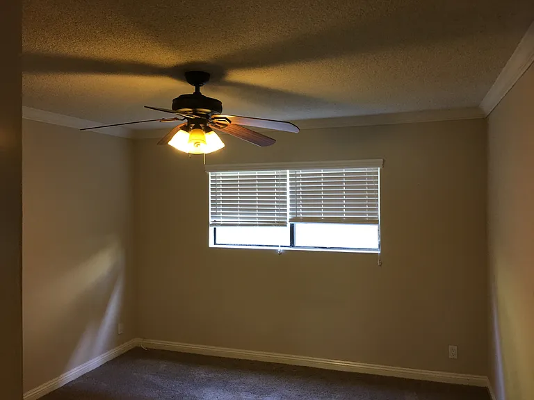 2128 Penmar Ave #4 — Photo 12