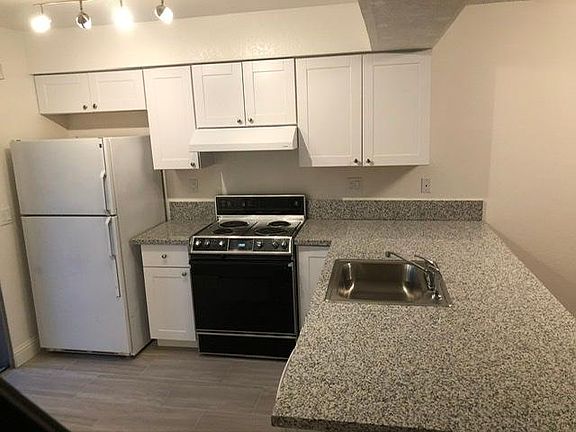 4th image of 4322 Greenholme Dr APT 35