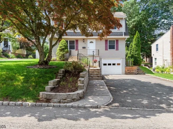 21 Overlook Ave, East Hanover Twp., NJ 07936