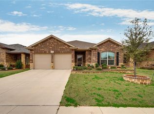 659 Alexander St, Grand Prairie, TX 75051