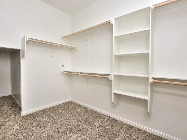 7993 Arezzo Dr — Photo 20