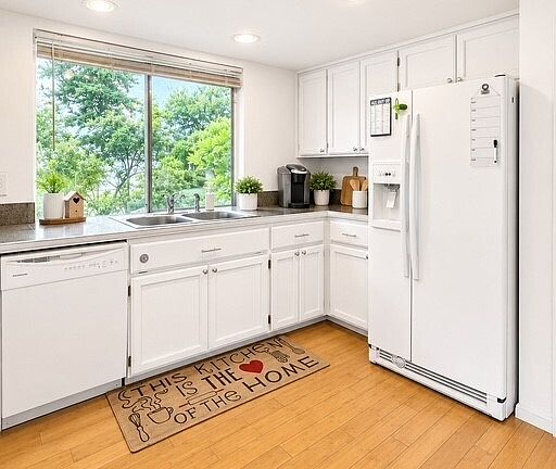 5th image of 7827 76th Avenue SW
