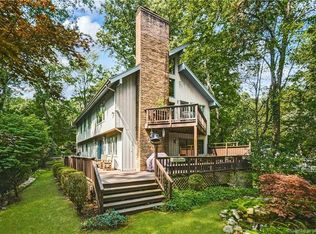 1911 Congress St, Fairfield, CT 06824