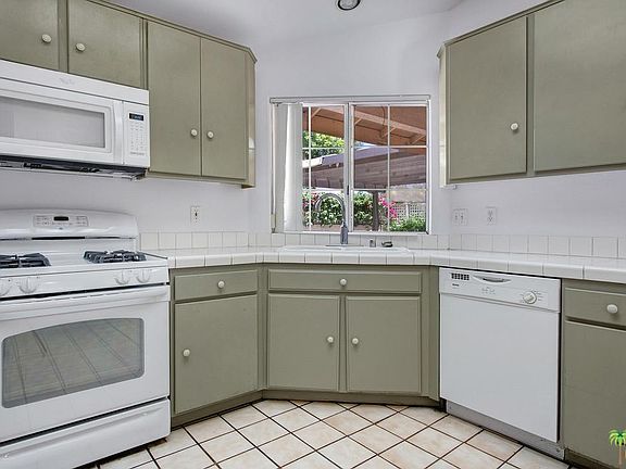 4th image of 69085 San Susanna Ave