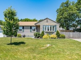 124 Gelinas Dr, Chicopee, MA 01020