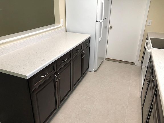 4th image of 2647 Kinnon Dr