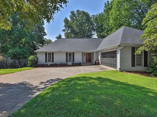 5209 Lanton Dr, Gainesville, GA 30504