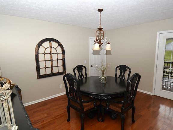 4th image of 117 Mac Tavish Ln