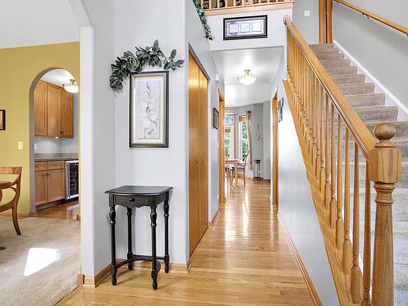 5th image of 268 Chatsworth Ave