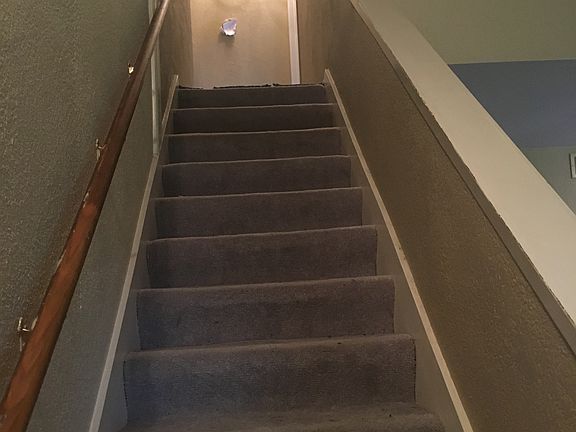2nd image of 1825 Castle Dr
