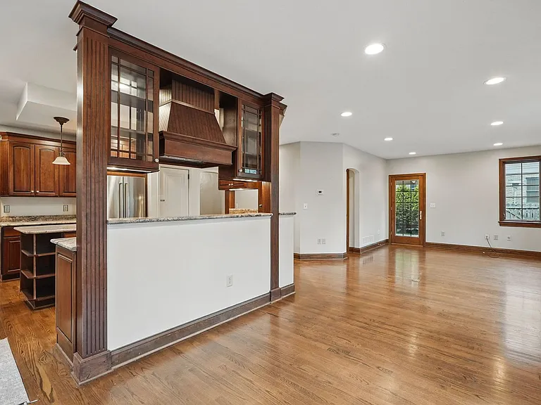 321 Jefferson Dr — Photo 13