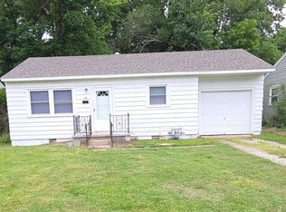 1413 E Pacific St, Springfield, MO 65803