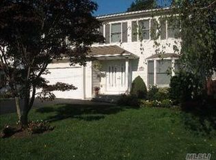 1649 Kensington Ave, Merrick, NY 11566