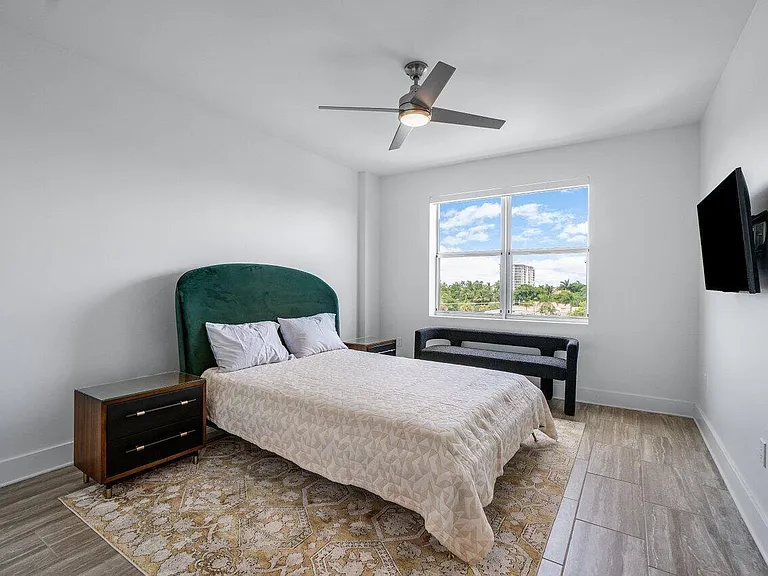 236 SE 5th Ave #303 — Photo 12