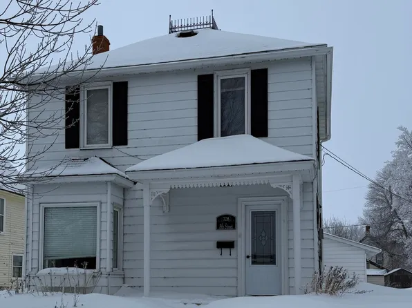 708 5th St, Langdon, ND 58249