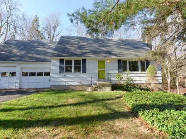 7 Skidmore Lane, Newtown, CT 06482