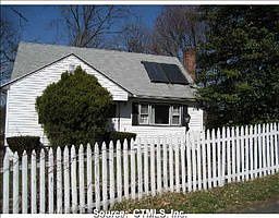 2nd image of 6 Riordan St