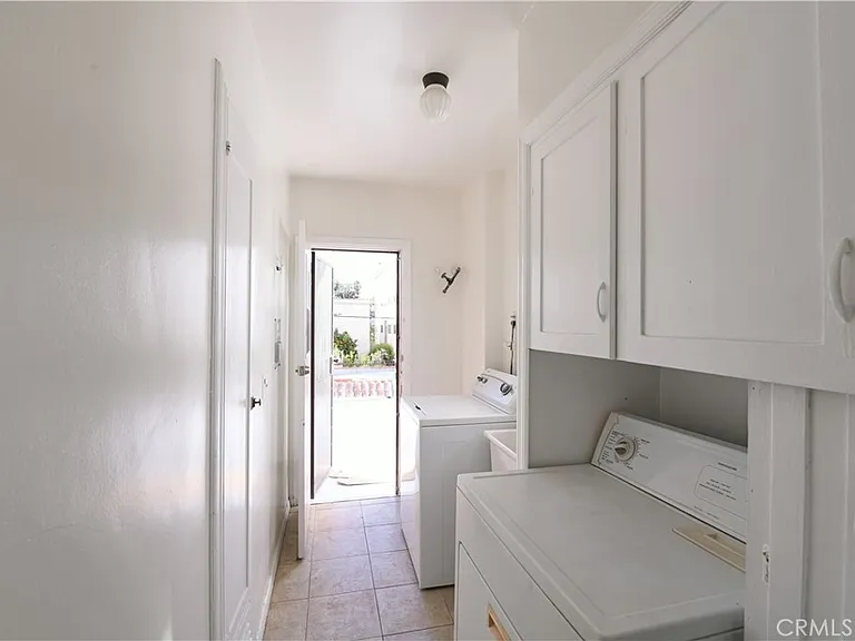 915 S Le Doux Rd — Photo 20
