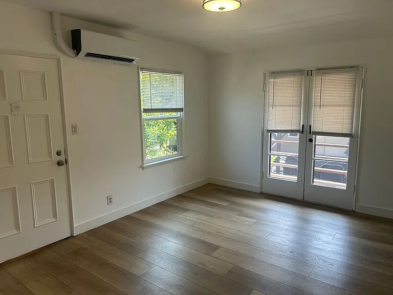 1235-1237 Virginia Ave #1235-A — Photo 3
