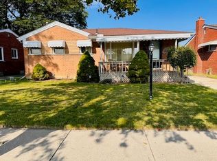 25855 Huron St, Roseville, MI 48066