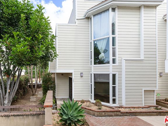 2nd image of 1717 Stoner Ave APT 105