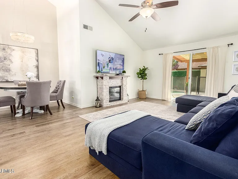 311 E Pinon Way — Photo 10