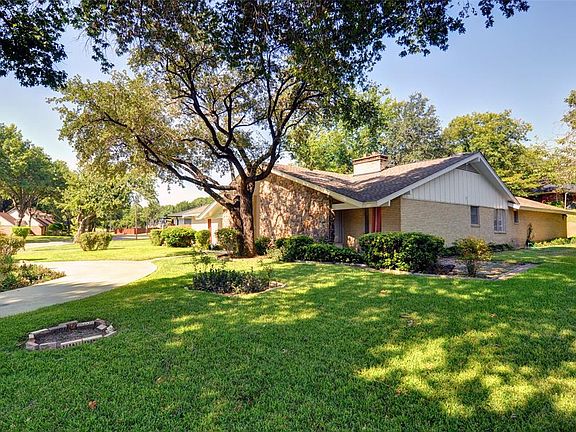 2nd image of 827 Glen Oaks Blvd