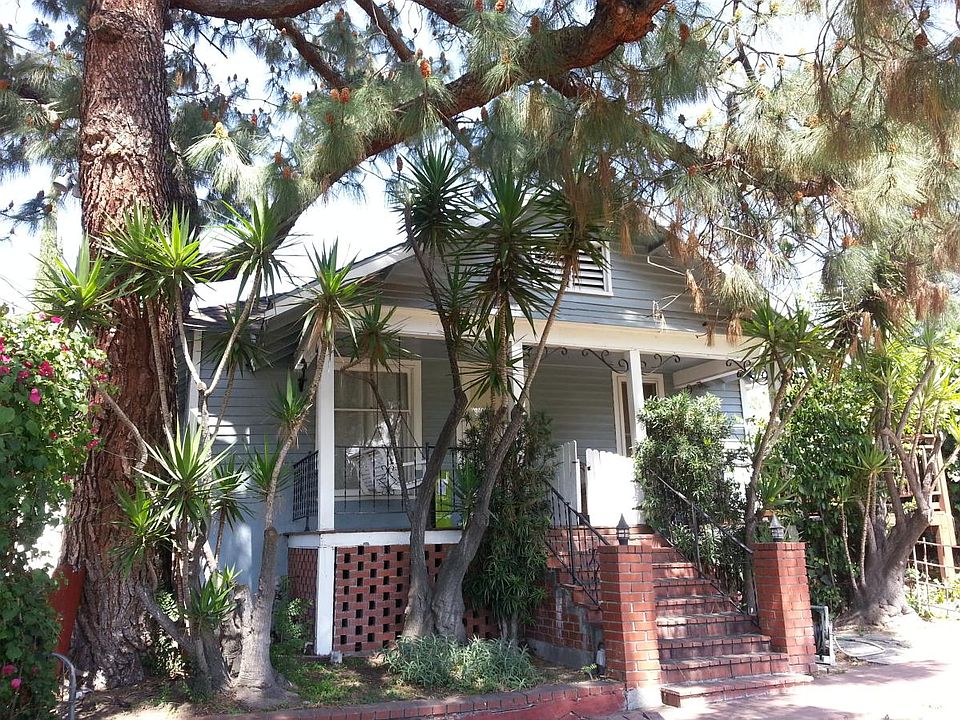 Front view of this charming original 1920 Orange grove farm