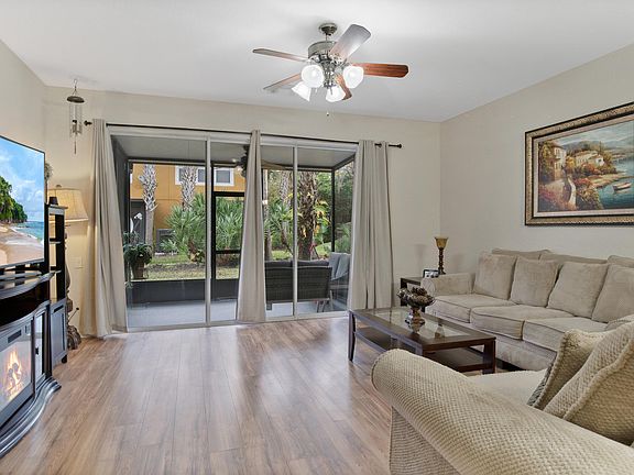 5th image of 2041 Stockton Dr