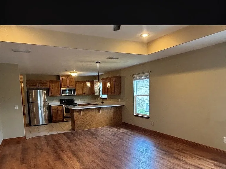 4701 Deerfield Dr — Photo 4