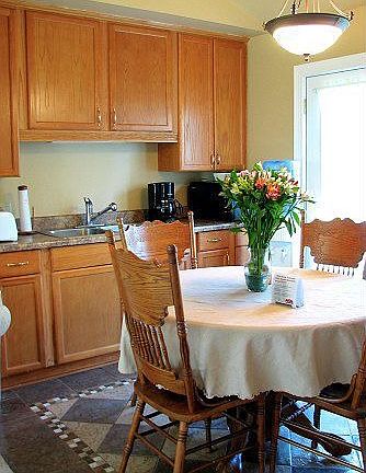 Custom Ceramic Tiled & Oak Cabinets