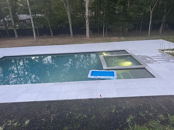 2nd image of 129 Woodbine Dr