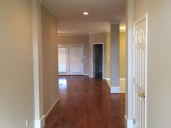 4th image of 145 Canterbury Dr