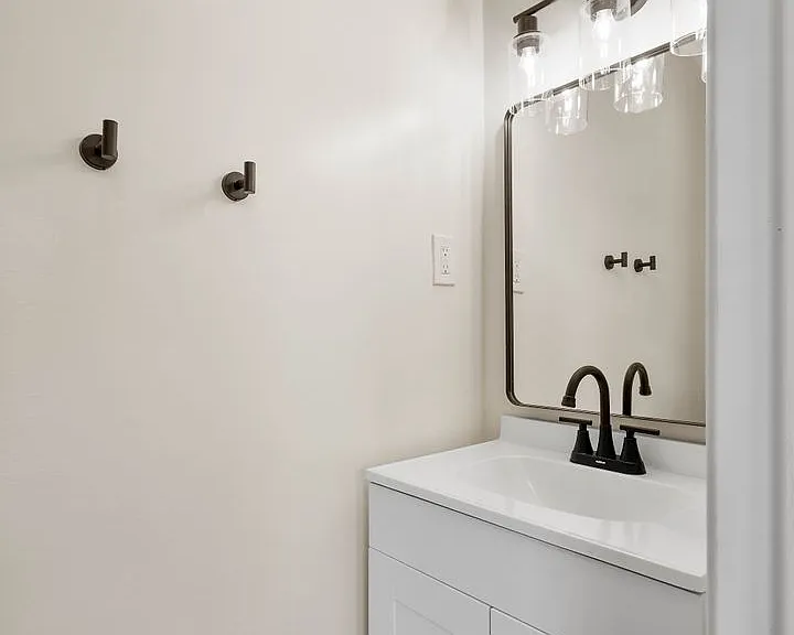 313 Kambach Street — Photo 28