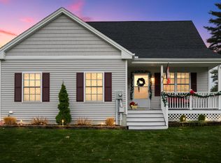 4 Lantern Ln, Rochester, NH 03868