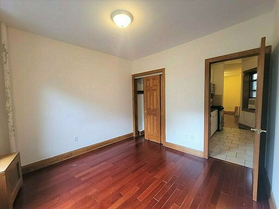 2nd image of 223 W 16th St APT 3C