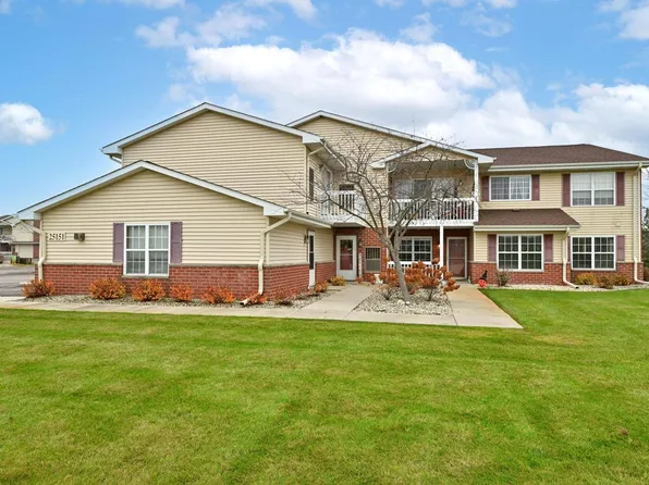 25151 87th STREET #11-3, Salem, WI 53168
