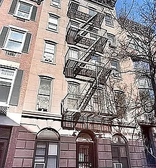 257 W 21st St #1W — Photo 14