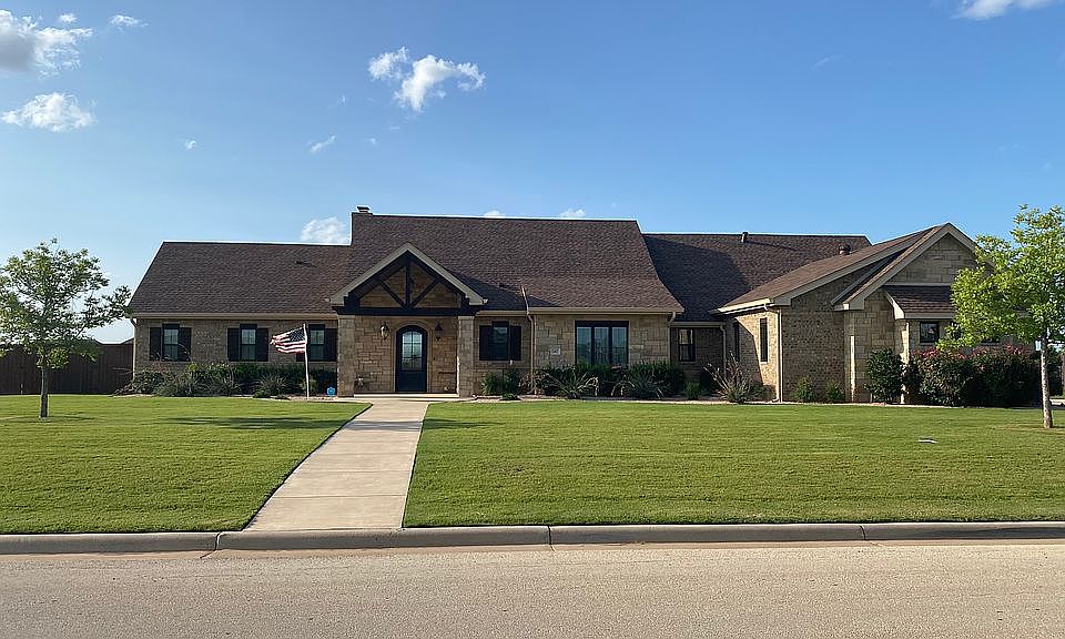 1st image of 142 Tierra Ct