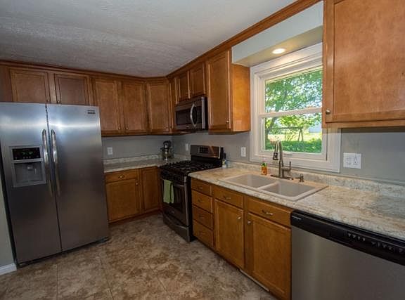 5th image of 22480 Briarhill Dr