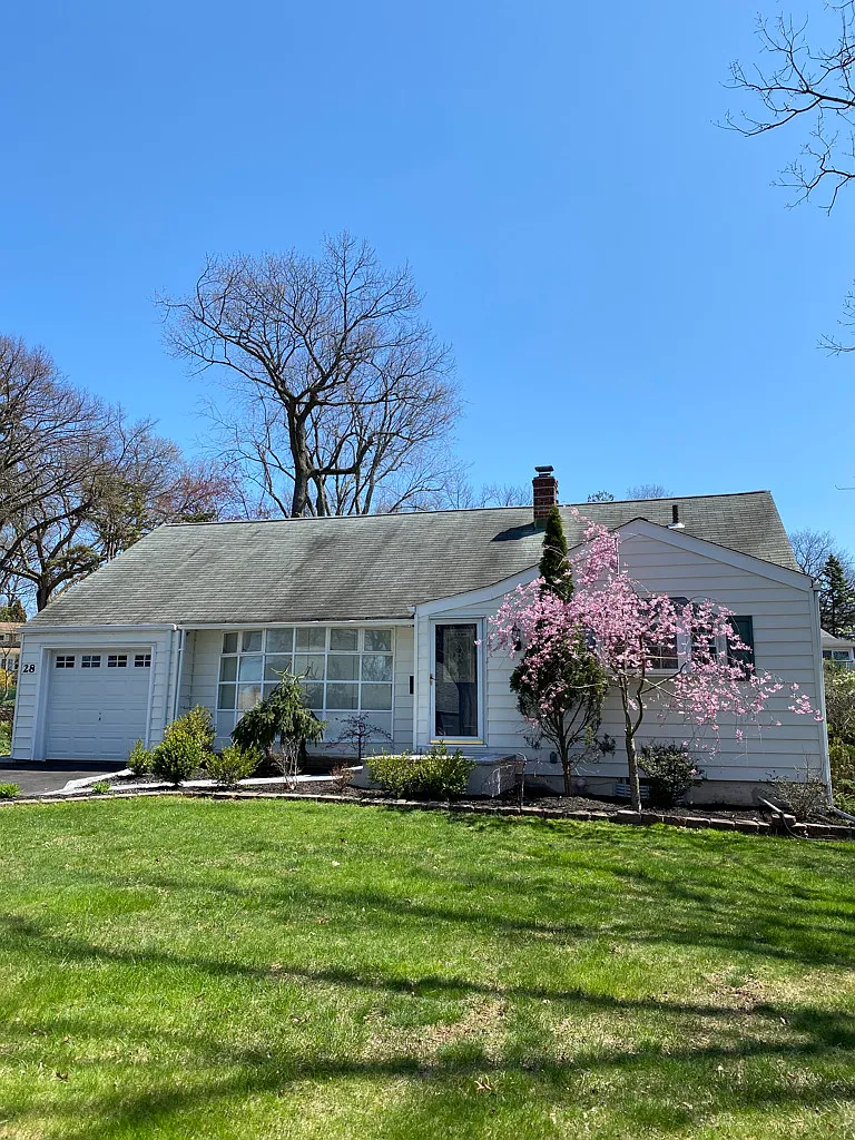 4 bed, 2007 sqft, $5,100 — Photo 1
