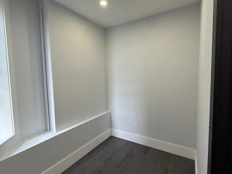 181 Ocean Ave #3R — Photo 4