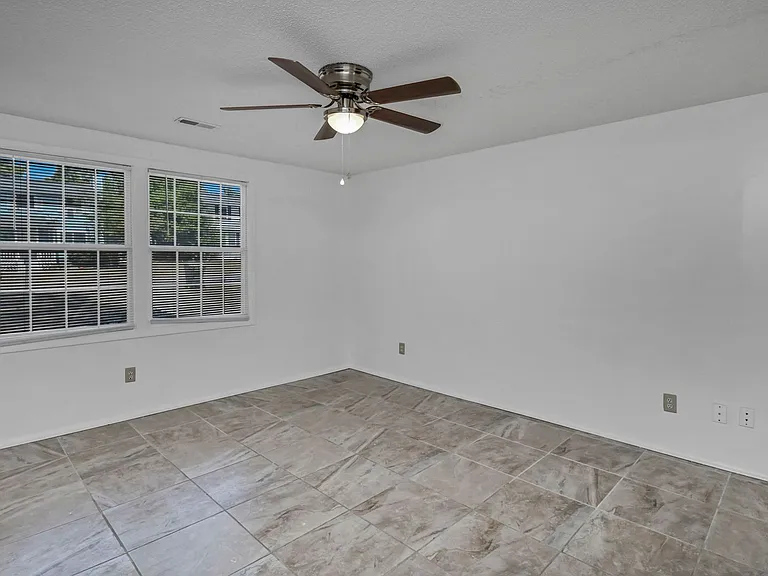 220 N Donar Dr — Photo 13