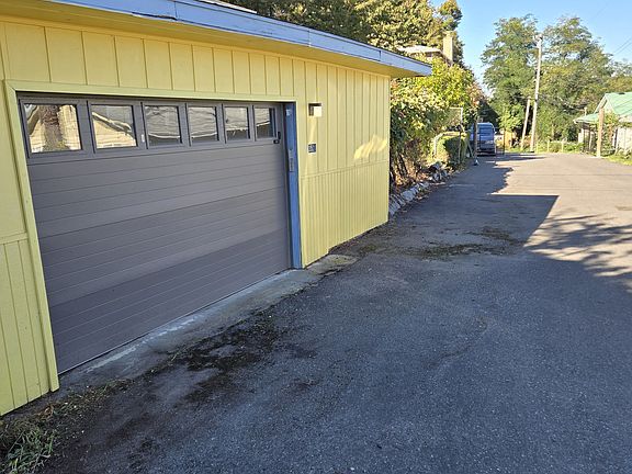 garage and shop combo. almost 600 sq ft.