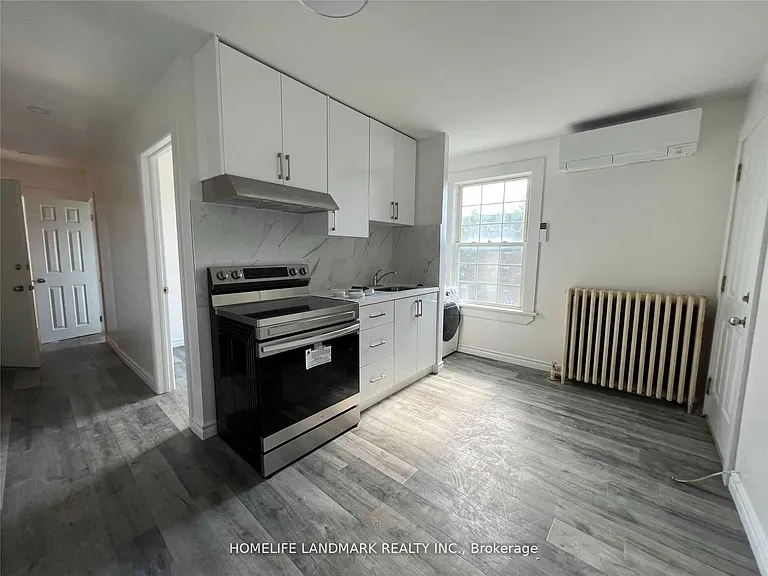 2398 Bloor St W #4 — Photo 5