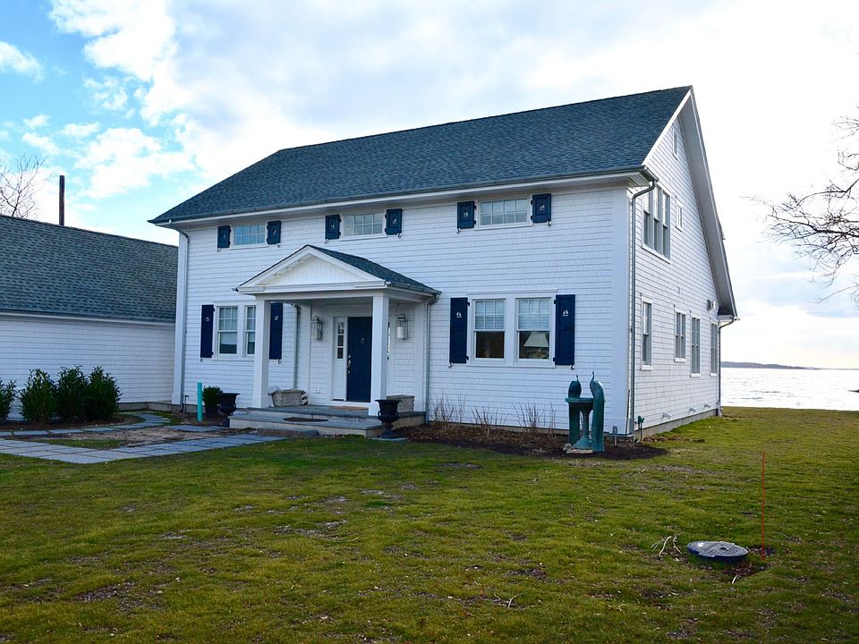 1st image of 84 Peconic Ave