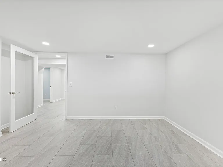 630 Broad St #2 — Photo 14