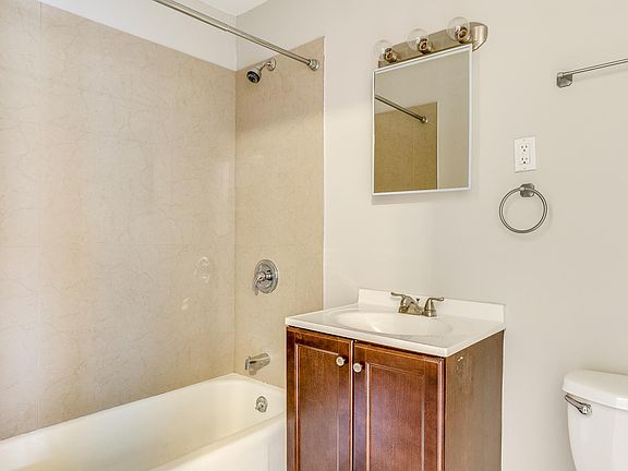 4th image of 1000 N Halsted St #7900-7